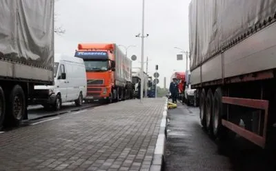 Вантажівки, що були заблоковані на кордоні Італія-Словенія, повернулись до України - Криклій
