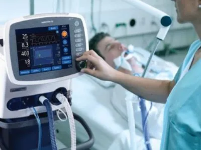 В Киеве недостаточно аппаратов для искусственной вентиляции легких - врач