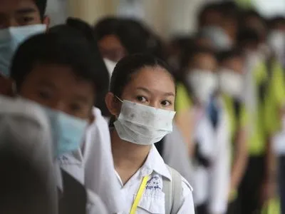 ЮНЕСКО: уже половина учеников в мире не посещают школу из-за коронавируса