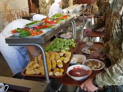 Кабмин обеспечил непрерывное питание военнослужащих ВСУ и МВД