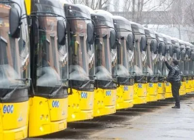 В Киеве из-за несоблюдения правил карантина задержалось 5 маршрутов общественного транспорта
