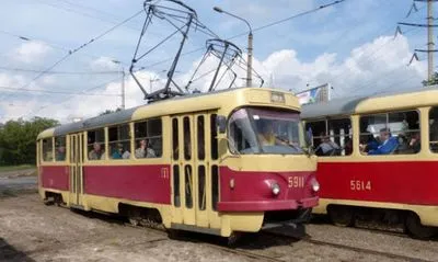 В Киеве из-за превышения лимита пассажиров происходит задержка движения наземного транспорта