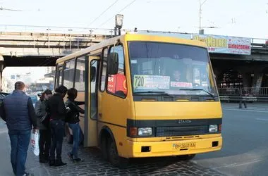 Опубликовано маршруты наземного транспорта Киева для отдельных категорий граждан на время карантина