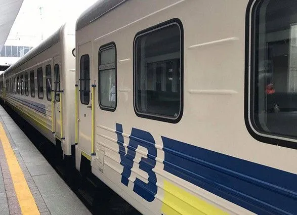 Украинцев с поезда Киев-Рига не выпускали 3 часа: выявлено 5 подозрений на коронавирус