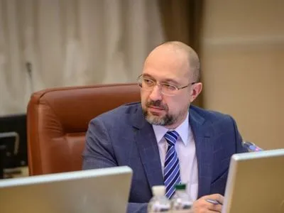 Уряд зобов'язав працюючі заклади в Україні встановити позначки соціальної дистанції