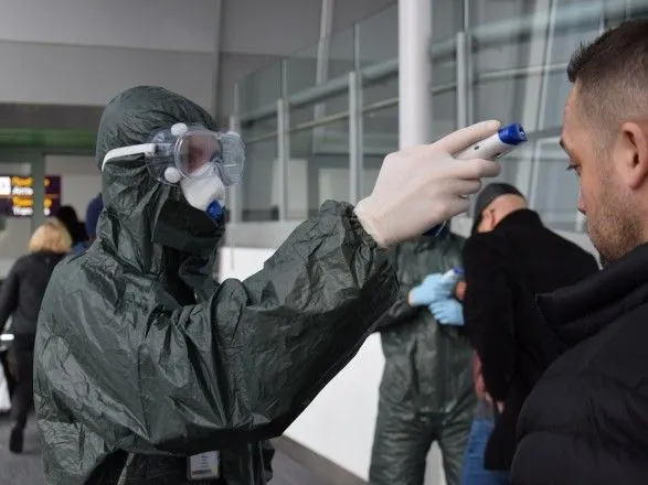 У чоловіка виявили коронавірус під час перевірки в аеропорту "Бориспіль"