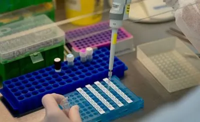 Минздрав сообщил, кто может проводить экспресс-тесты на коронавирус