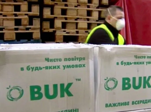 Киевских таможенников подозревают в незаконном экспорте медицинских масок в Испанию