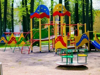 Безпека дітей на карантині: у деяких областях дитячі майданчики під забороною