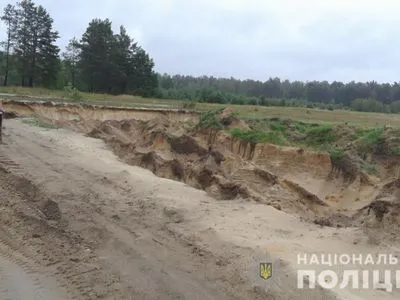 В Коростышеве объявили о подозрении организатору хищения песка на более чем 50 млн гривен