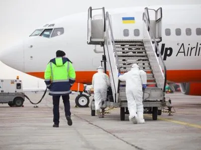 Ще у однієї особи, яка прибула евакуаційним рейсом в "Бориспіль", виявили коронавірус