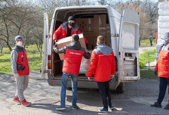 "Нова пошта" доставила до полтавських лікарень другий транш медичної гуманітарної допомоги