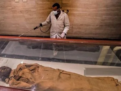 В Египте из-за коронавируса дезинфицируют пирамиды и музеи