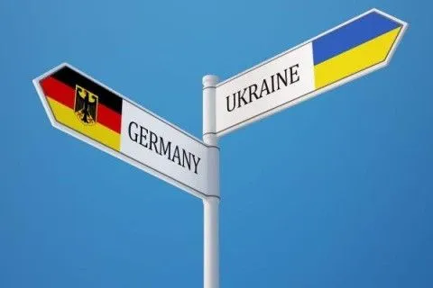 З Німеччини до України вилетіли два спецрейси з українцями - посол