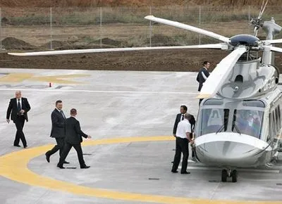 "Битва" за вертолетную площадку Януковича продолжается: на этот раз "претендует" Суркис