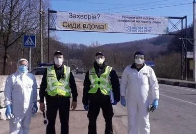 Поліція розшукала 9 з 10 громадян, що втекли з-під самоізоляції у Харківщині