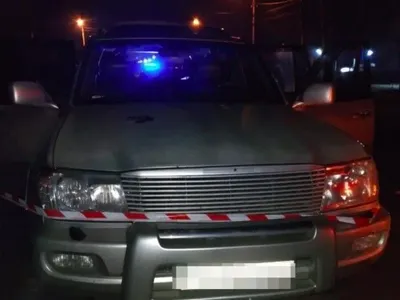 На Дніпропетровщині у чоловіка в багажнику позашляховика знайшли труп поліцейського