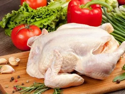 Низка країн зняли заборону з української курятини