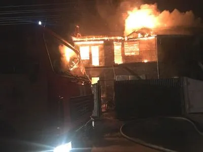 В Чернигове во время пожара спасли двух детей, один человек погиб
