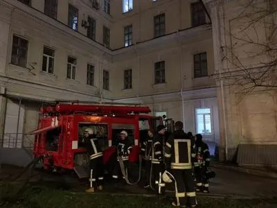 В Киеве из-за пожара в больнице эвакуировали 13 пациентов