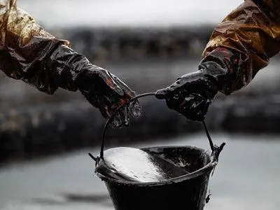 Цена российской нефти Urals упала до 10,5 долларов за баррель