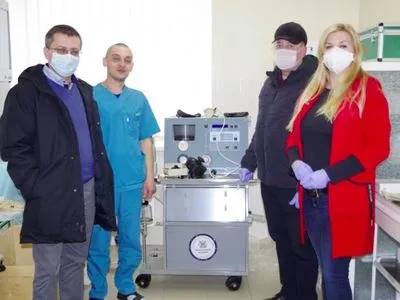 МХП Косюка поставил первые два аппарата ИВЛ в Винницкую область