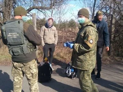Двое украинцев шли на "самоизоляцию" в зону ЧАЭС - пограничники