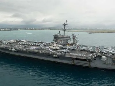 Из-за вспышки коронавируса с авианосца ВМС США эвакуируют почти три тысячи моряков