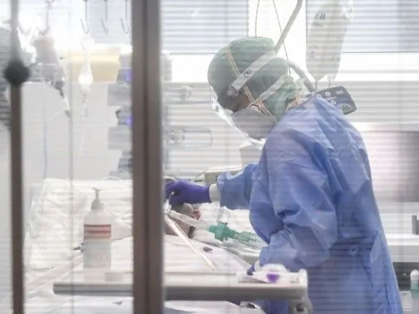 До Італії поїхало 20 українських лікарів для допомоги у боротьбі з коронавірусом