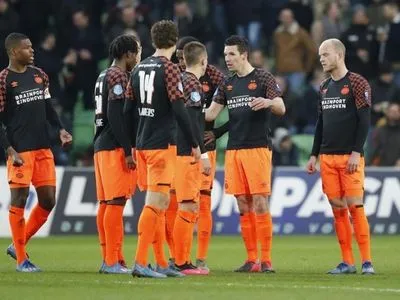 Провідні клуби Нідерландів виступили за дострокове припинення чемпіонату
