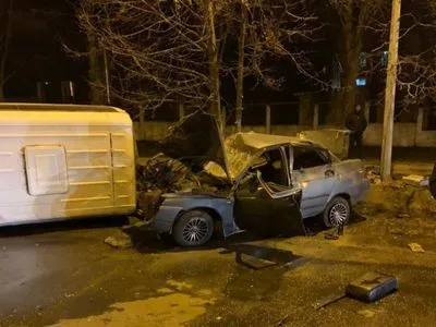 У Харкові внаслідок ДТП загинув чоловік, двоє постраждали