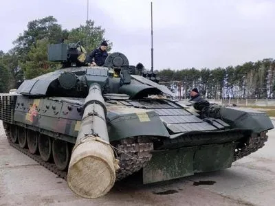 В Черниговской области продолжаются испытания модернизированного танка Т-72