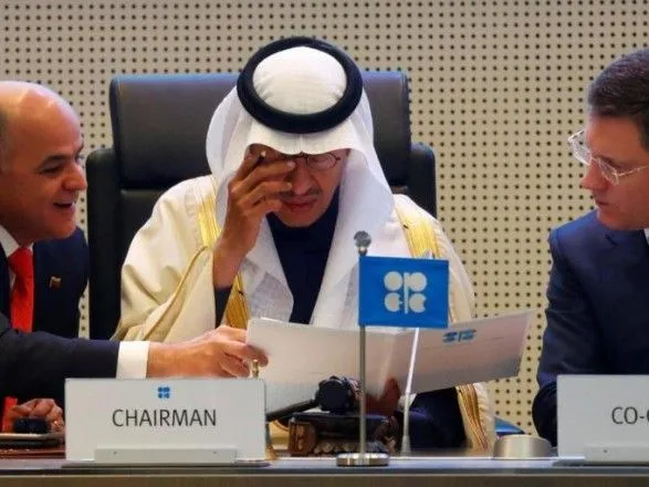 Заседание ОПЕК+ отложили из-за спора между Саудовской Аравией и Россией