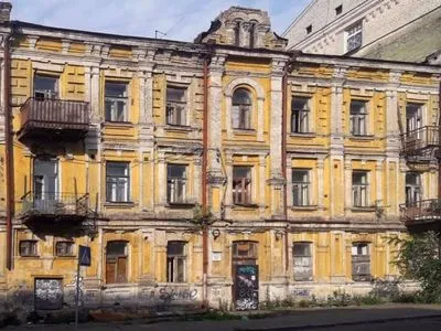 Групу рейдерів судитимуть за підозрою у незаконному заволодінні садибою Міллера в Києві