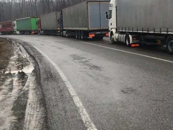 Западная граница: по состоянию на утро, больше всего грузовиков ожидают пропуска на границе с Польшей
