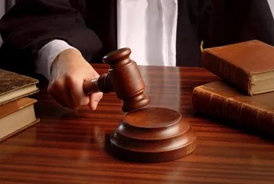 Юристов ПриватБанка не позвали на суд с оффшорными компаниями Суркисов