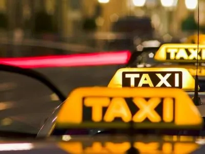 Украинцы во время карантина на 30% меньше пользуются услугами такси