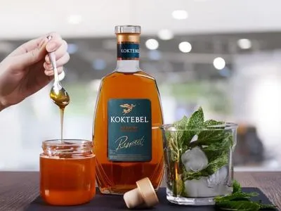 KOKTEBEL опублікував рецепт популярного у 50-х коктейлю на основі коньяку
