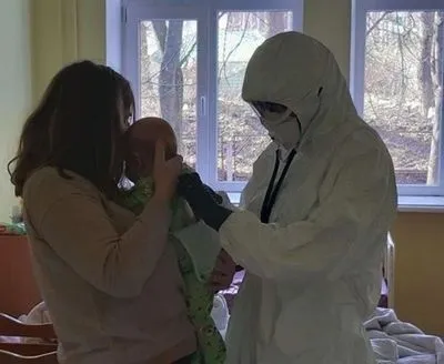 В Тернополе состояние трехмесячного младенца с COVID-19 улучшилось