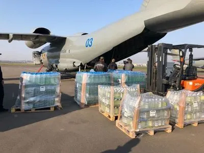 Украина отправила в Италию самолет с гуманитарной помощью для борьбы с COVID-19