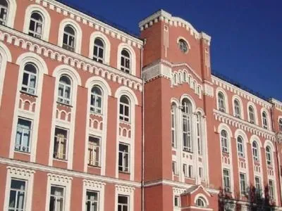 "Мінування" Олександрівської лікарні: інформація не підтвердилась, при перевірці евакуювали понад 100 осіб