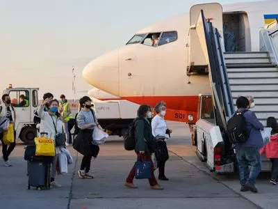 Украина отправила в Южную Корею очередной самолет по спецсредства защиты