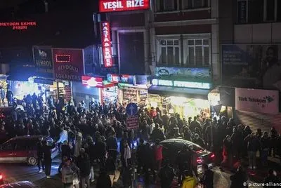 Туреччина: глава МВС пішов у відставку через невдале введення комендантської години