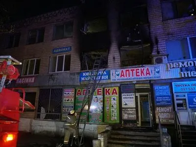 В Днепропетровской области горел дом быта