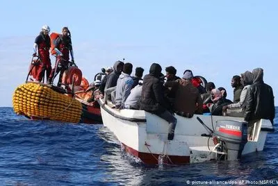 Попри коронавірус до Італії морем продовжують прибувати мігранти