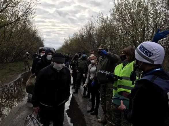 ОПУ: Україна звільнила 20 своїх громадян, яких утримували в ОРДЛО