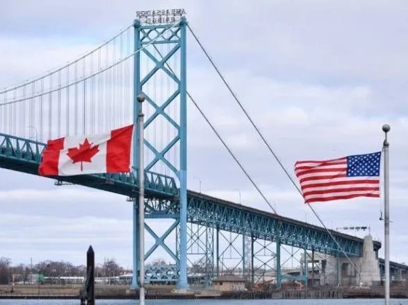 Кордон між Канадою та США буде закритим ще місяць