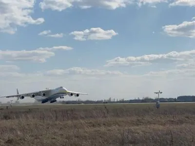 Український літак “Мрія” доставить медичне обладнання із Азії у США