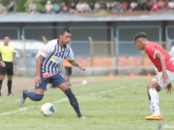Клуб Зинченко оформил трансфер перуанского защитника