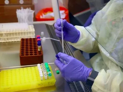 Украина для борьбы с СOVID-19 хочет закупить препарат, которым лечили вирус Эбола